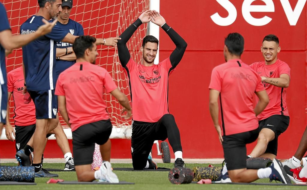 Reunión clave entre el Sevilla y Sergio Rico para abordar su salida