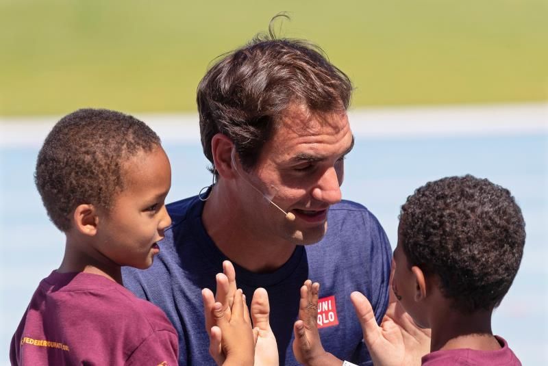 Fundación de Federer dona un millón de dólares para niños en África