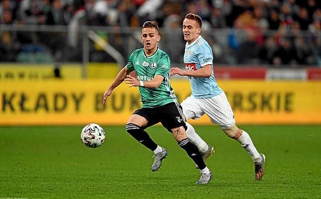 "Sevilla sería una buena elección para Karbownik"