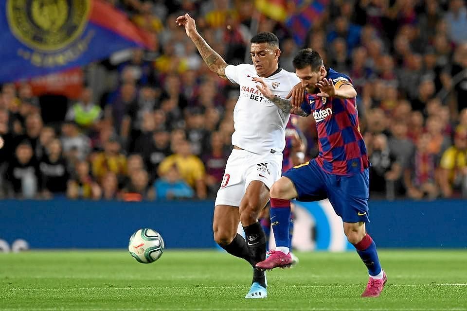 Dos razones dificultan el fichaje de Diego Carlos por el Barça