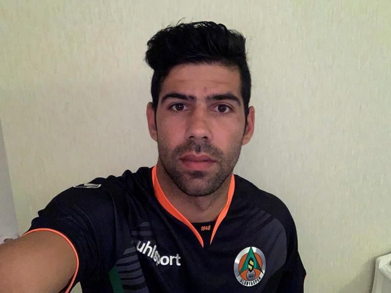 El ex bético Juanfran Moreno, desde Turquía: "En España no se está pensando en la salud"