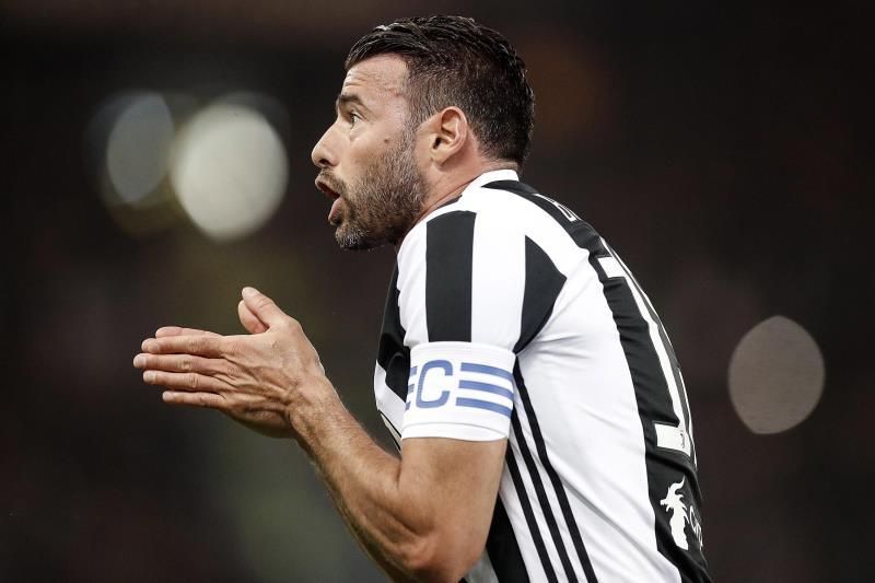 Barzagli deja la Juventus por razones familiares