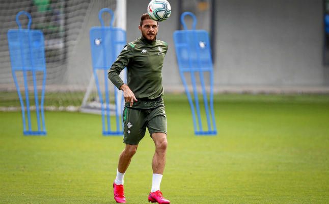 El Betis concluye su primera semana de trabajo esperando a Canales