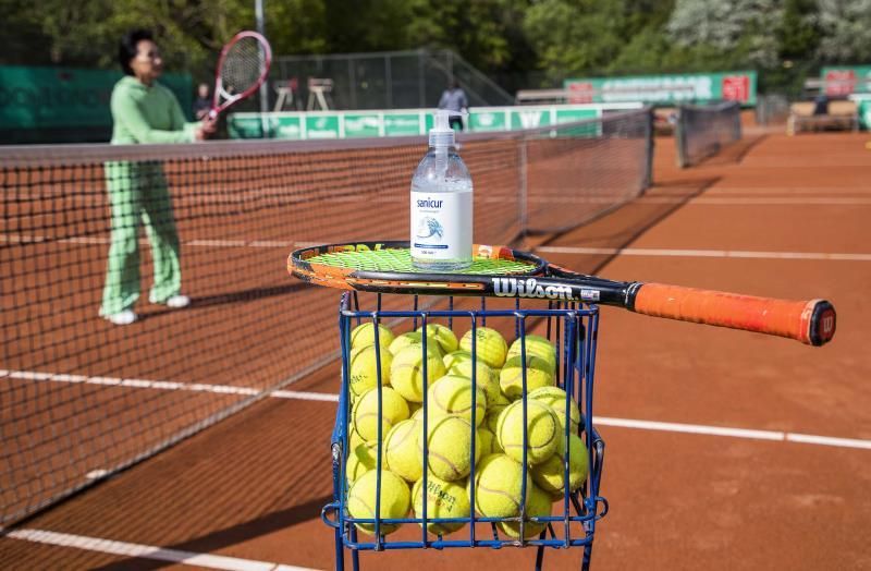 Alta demanda y máxima precaución con las bolas en el primer día de tenis