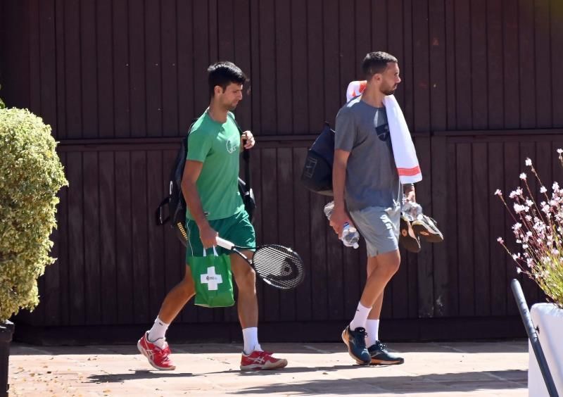 Djokovic ya pueden entrenar en un club de tenis de Marbella