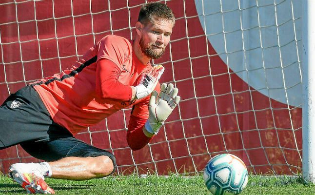 El balón, protagonista en la segunda parte de la quinta sesión sevillista