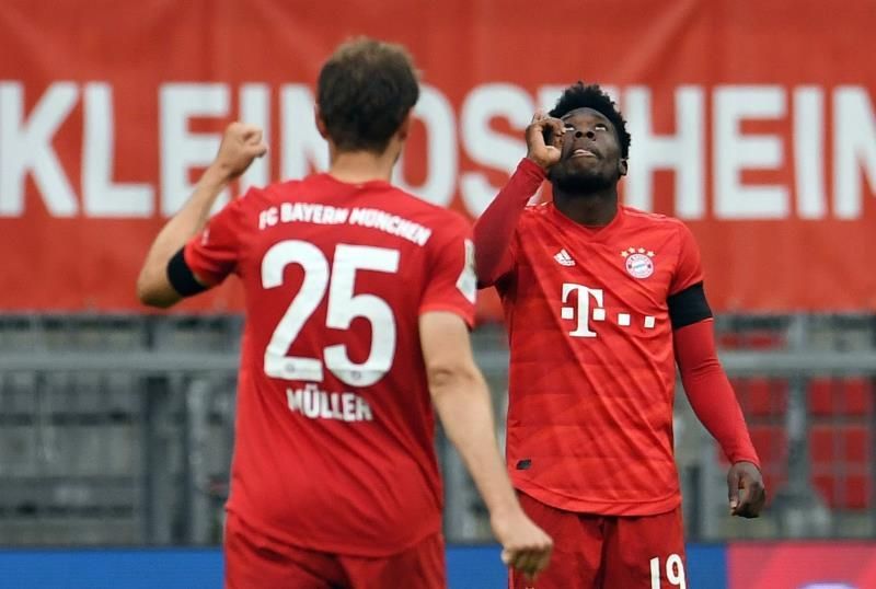 El Bayern se venga del Eintracht (5-2) liderado por Müller