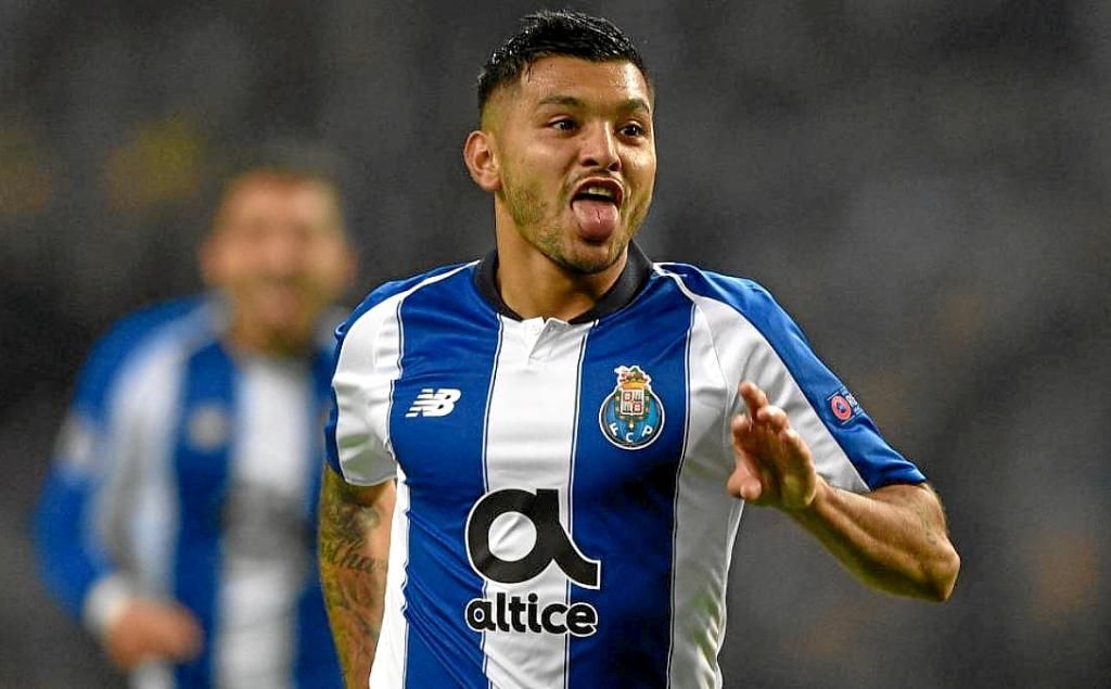 El Sevilla ya intentó fichar a 'Tecatito' Corona