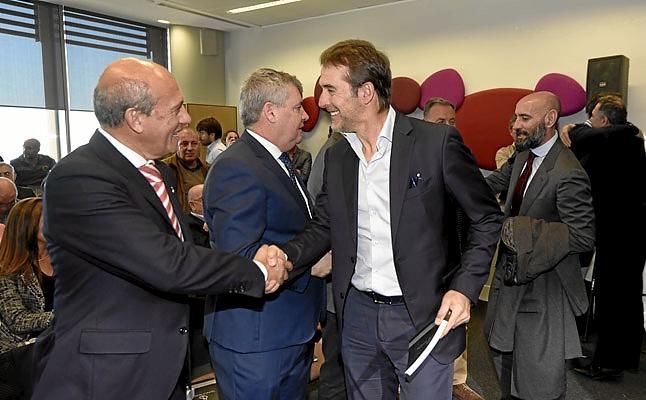 Del Nido: "¿Igualdad entre Sevilla y Betis? Eso no es serio"