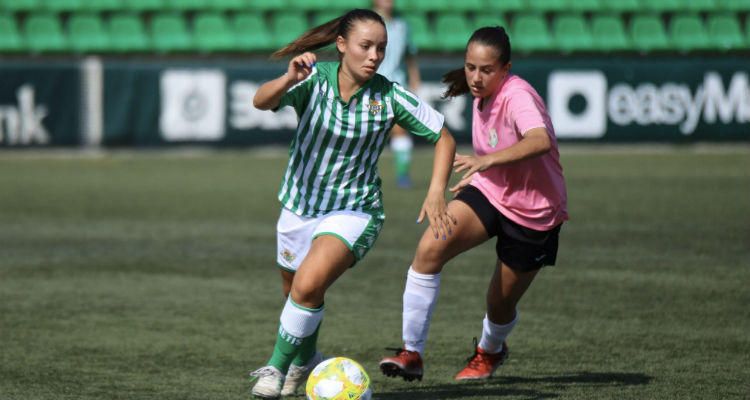 Irati Real vuelve a tocar balón casi siete meses después