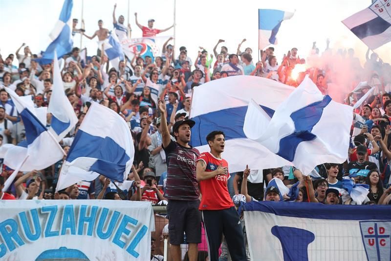 El fútbol en Chile es un acto social que no entiende de puertas cerradas