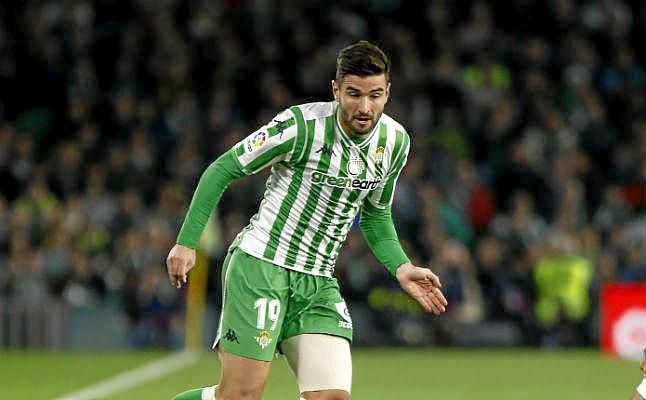 El Alavés tantea al lateral bético Antonio Barragán