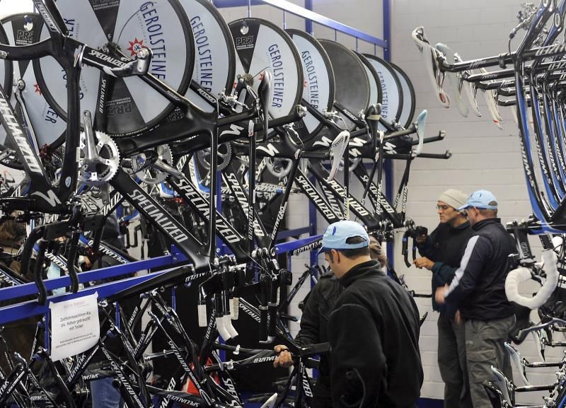 Las bicicletas tiran de la desescalada del comercio deportivo