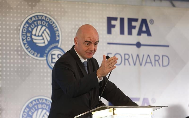 La FIFA pide no sancionar a los jugadores por mostrar su solidaridad con George Floyd