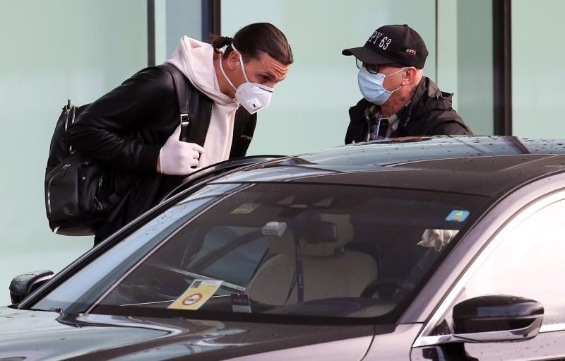 Ibrahimovic regresa a Milán pendiente de sus controles médicos
