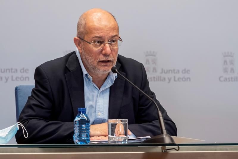Castilla y León analizará con la federación la viabilidad de partidos con público y seguros
