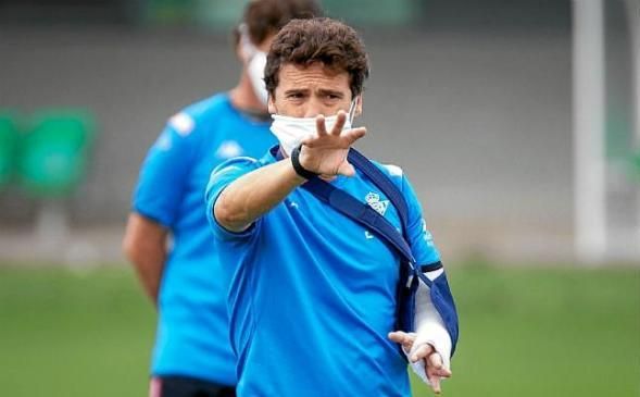 Rubi ya tiene "bastante perfilado" el once del Betis en el derbi
