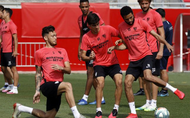 La enfermería del Sevilla da una de cal y otra de arena para el derbi