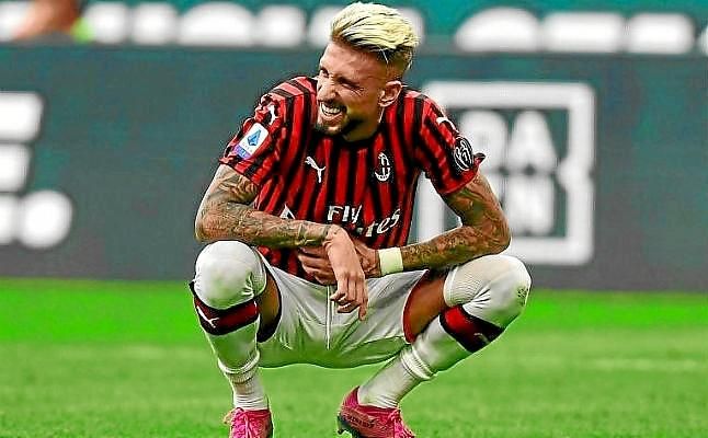 Apuntan con una pistola a Samu Castillejo