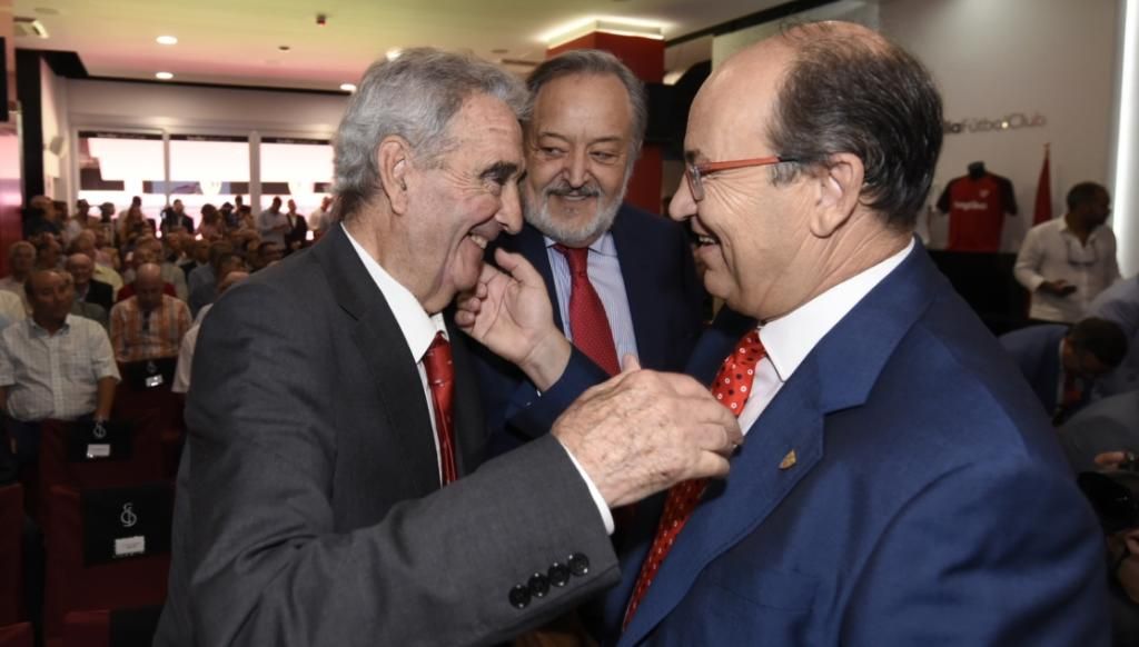 Castro: "El Sevilla debe jugar el derbi al 200% y dedicar un triunfo a Campanal"