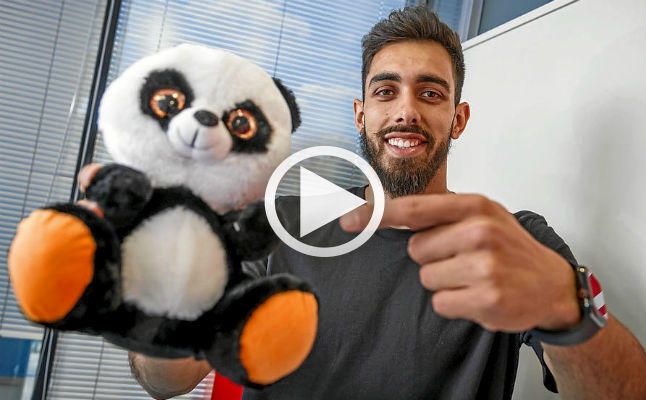 Borja Iglesias 'incendia' las redes: un 'Panda' con hambre de derbi