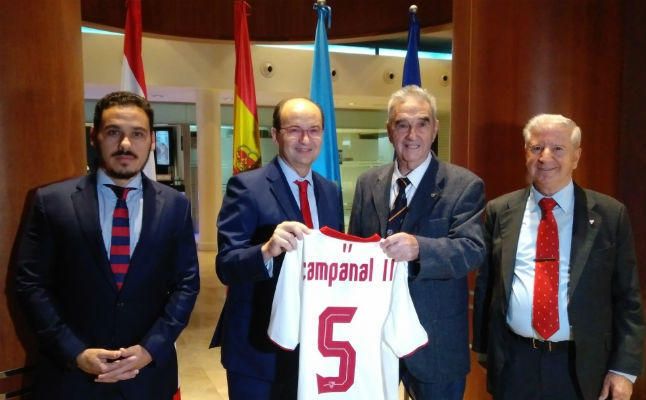 Camisetas del derbi en homenaje a Campanal