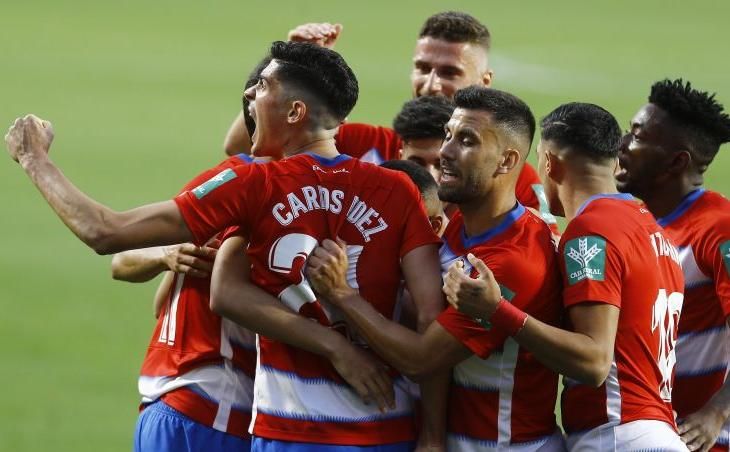 Granada 2-1 Getafe: Carlos Fernández remonta para los nazaríes, que vendrán sin Víctor Díaz ni Yangel