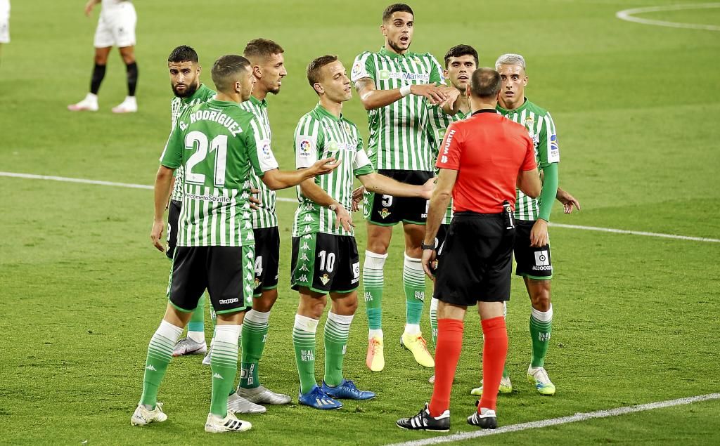 Bartra: "No veo penalti por ningún lado"