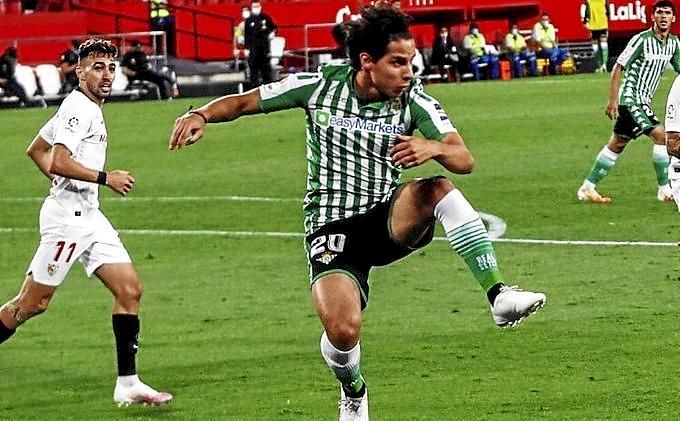 Diego Lainez pide más minutos en este Betis