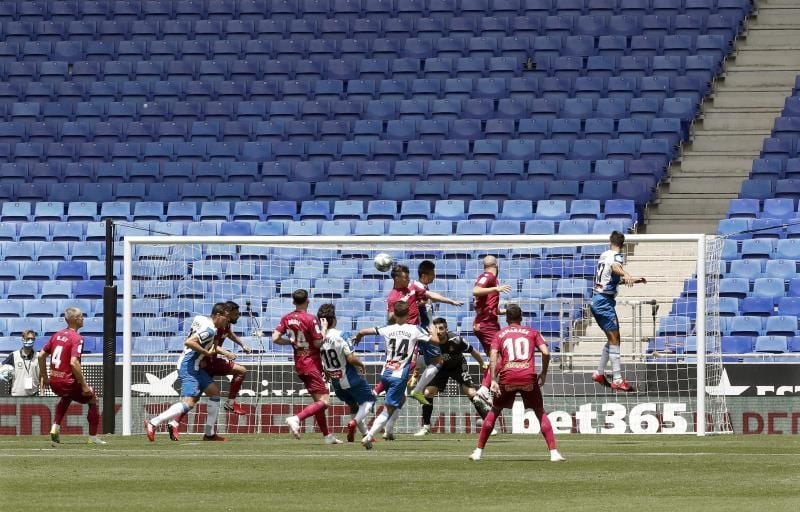 2-0. Monólogo del Espanyol frente a un Alavés con diez