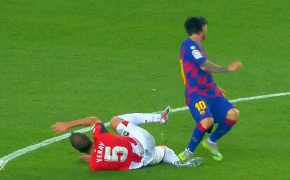 Messi sigue "enfadado" y ahora no puede culpar a Diego Carlos ni al Sevilla