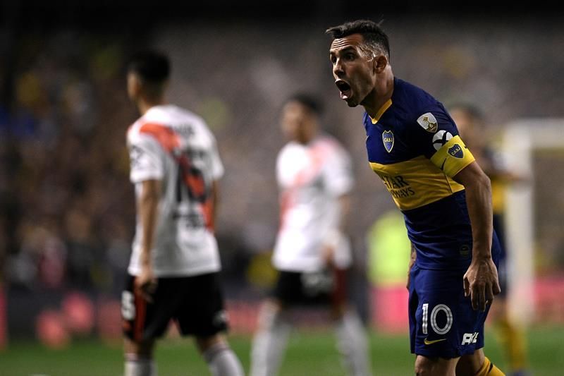Tevez renovará su contrato con Boca hasta diciembre y donará su sueldo