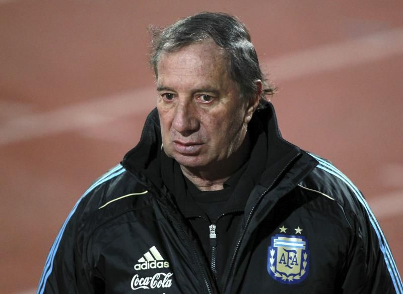Carlos Bilardo da positivo de coronavirus en una residencia geriátrica