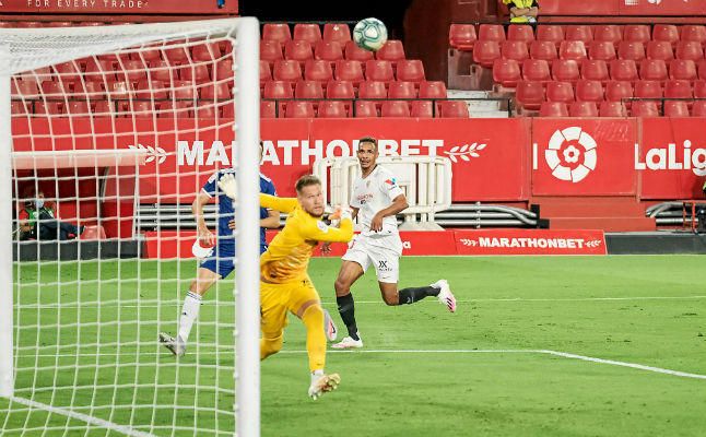 Un Sevilla FC 'a lo Setién', con un récord negativo y 'masacrado' por el VAR
