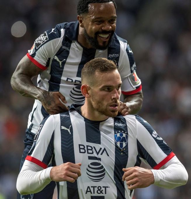El holandés Vincent Janssen anuncia que dio positivo de COVID-19