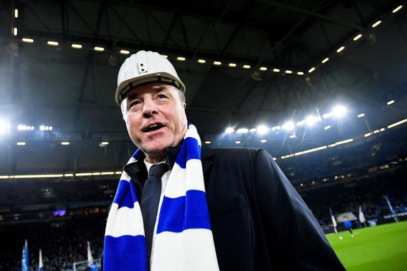 El 'hombre fuerte' del Schalke renuncia a sus cargos tras la presión de los seguidores