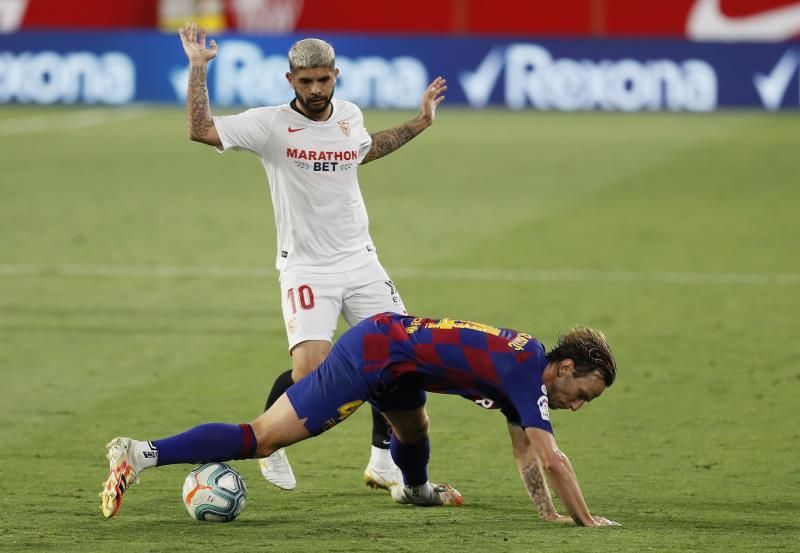 Banega prolonga su compromiso con el Sevilla hasta agosto