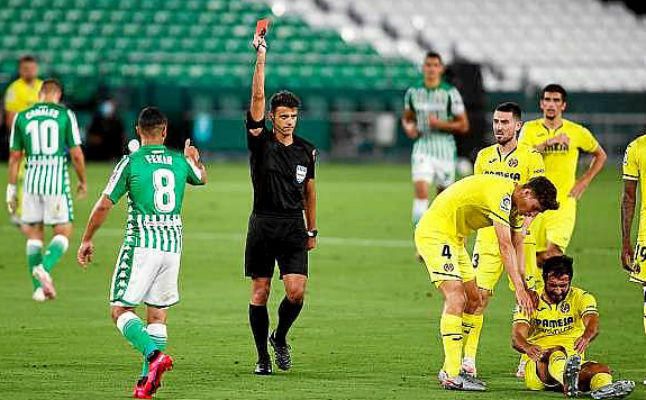 A Fekir no le 'cuadran' las faltas que recibe y sus expulsiones