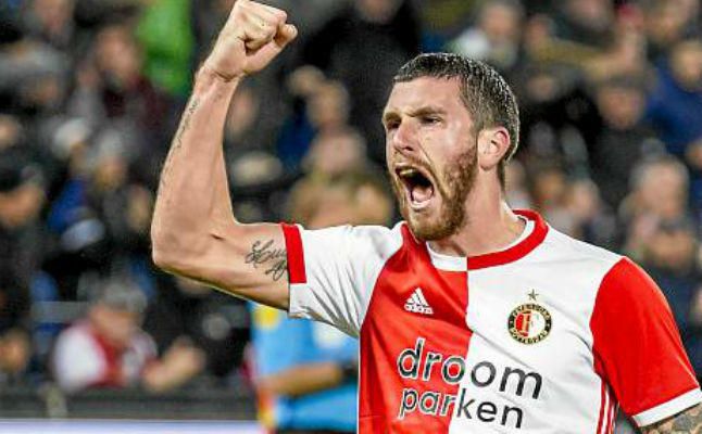 El Sevilla FC oferta por el central argentino Senesi