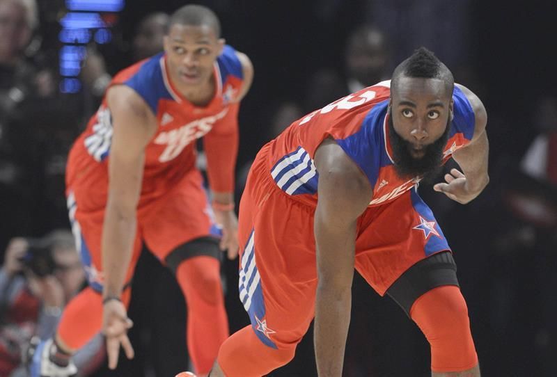 Las estrellas de los Rockets, Harden y Westbrook, viajarán a Orlando por su cuenta