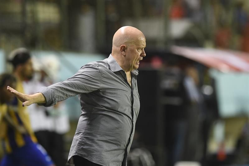 El argentino Ischia, con el reto de recomponer en Copa Libertadores al campeón Delfín