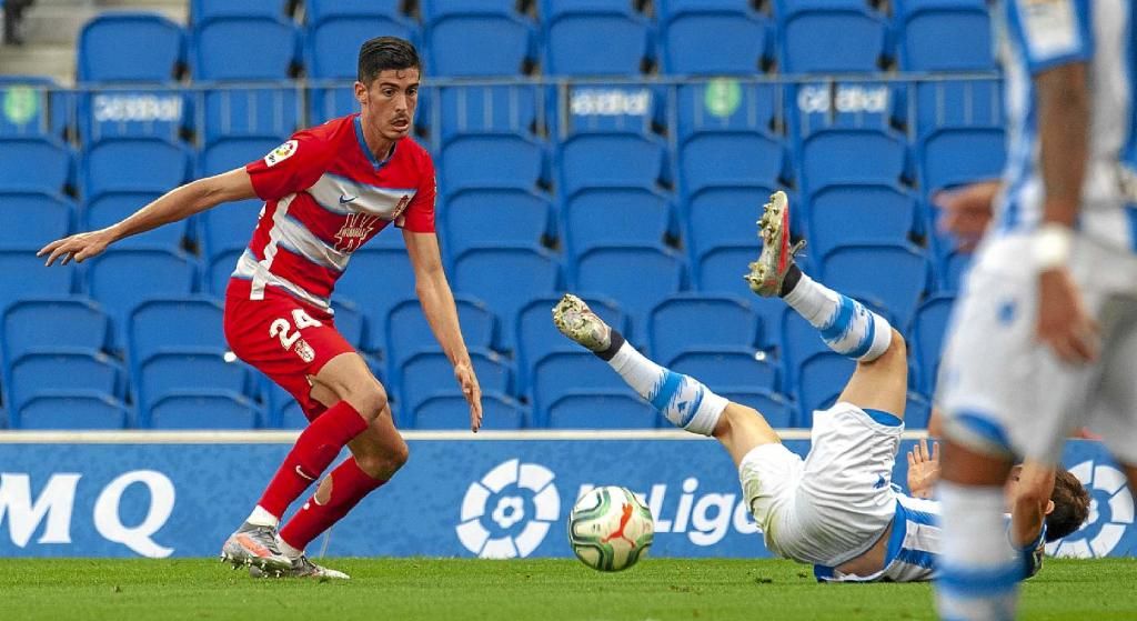 El Sevilla define el plan para Carlos Fernández