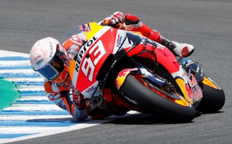 Márquez sufre una fractura del tercio medio del húmero del brazo derecho