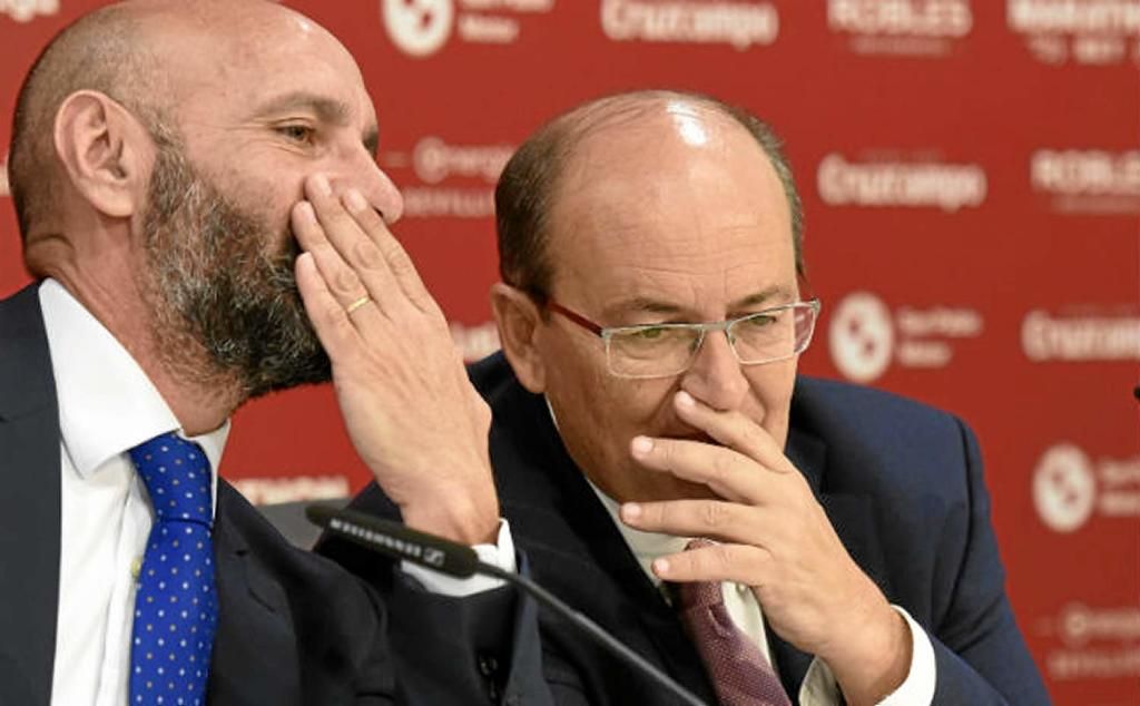 Castro, sobre el futuro de Diego Carlos, Reguilón y Carlos Fernández