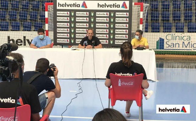 El nuevo entrenador del Helvetia Anaitasuna vaticina "una temporada apasionante"