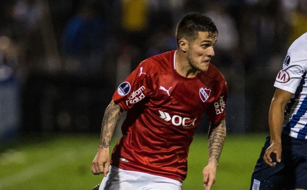 Bustos se une a la lista de nombres para el lateral derecho del Betis