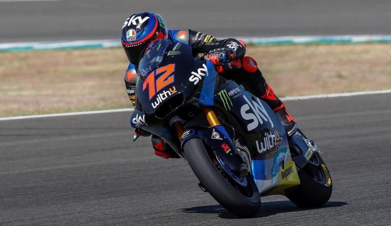 Bezzecchi, a pesar de una caída, manda el primer día