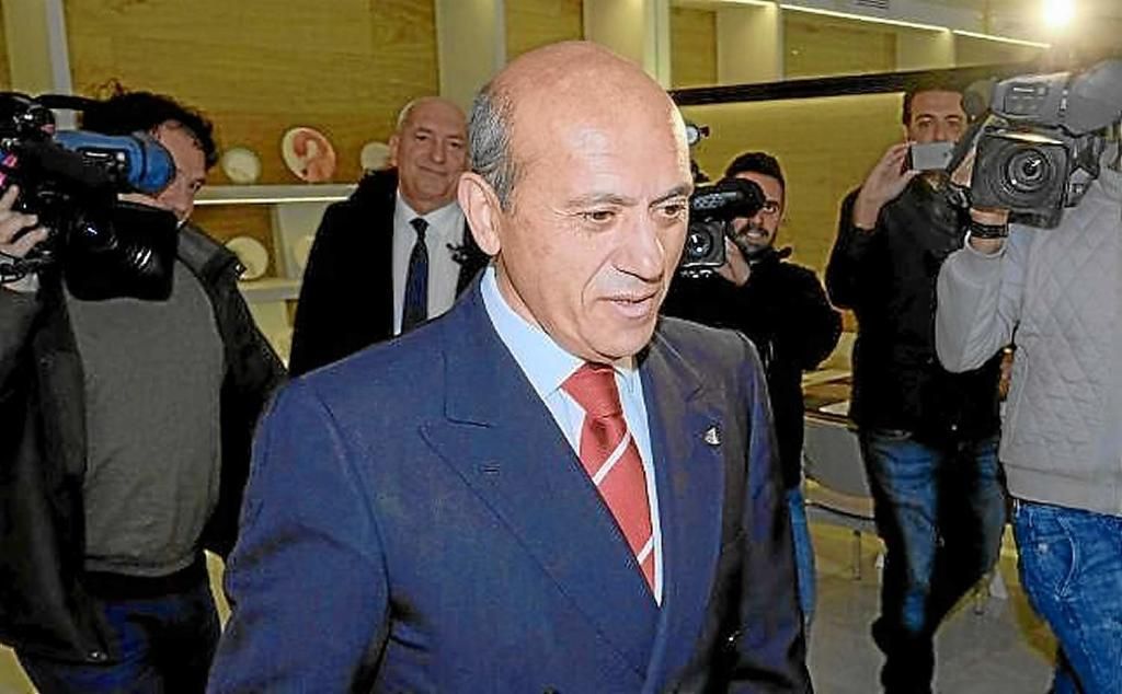 Del Nido dice que "no habrá movimiento accionarial alguno" hasta que el Sevilla FC deje de competir