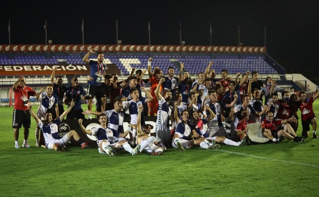 1-2: El Sabadell remonta y asciende a Segunda cinco años después