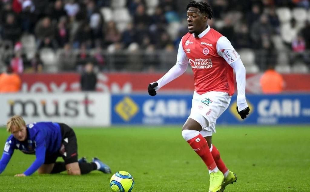 Sale un nuevo postor inglés por Diego Carlos y el presidente del Reims 'ofrece' a Disasi